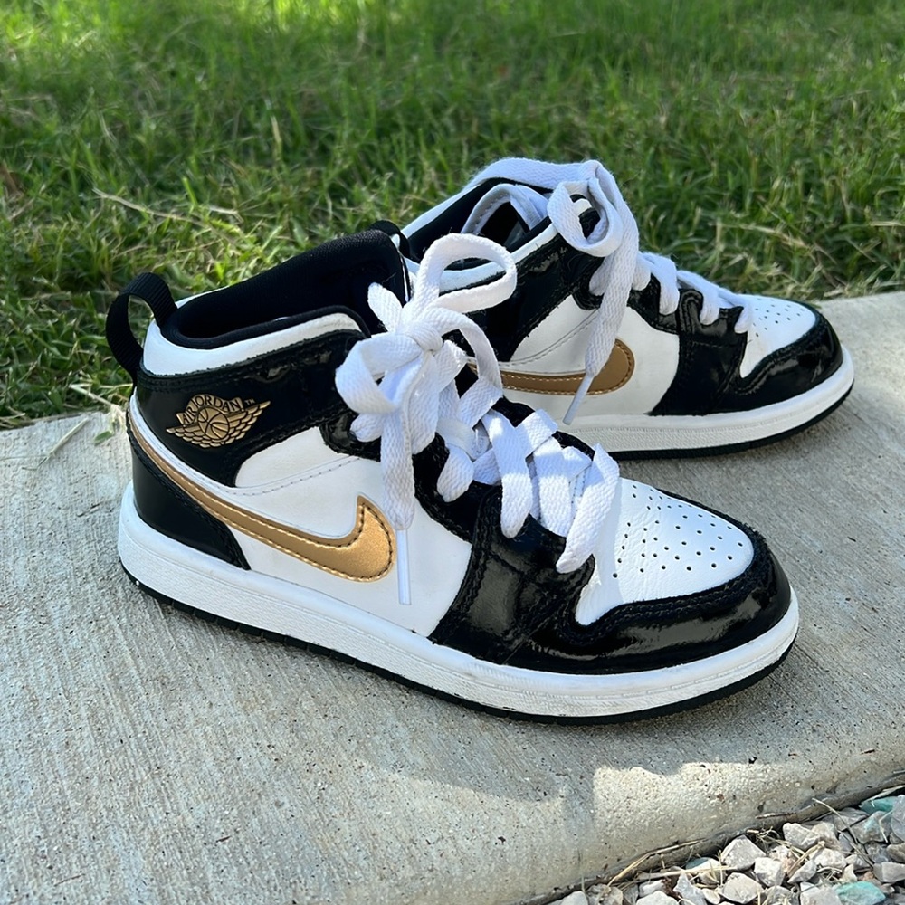 Kids Nike Air Jordan Mid